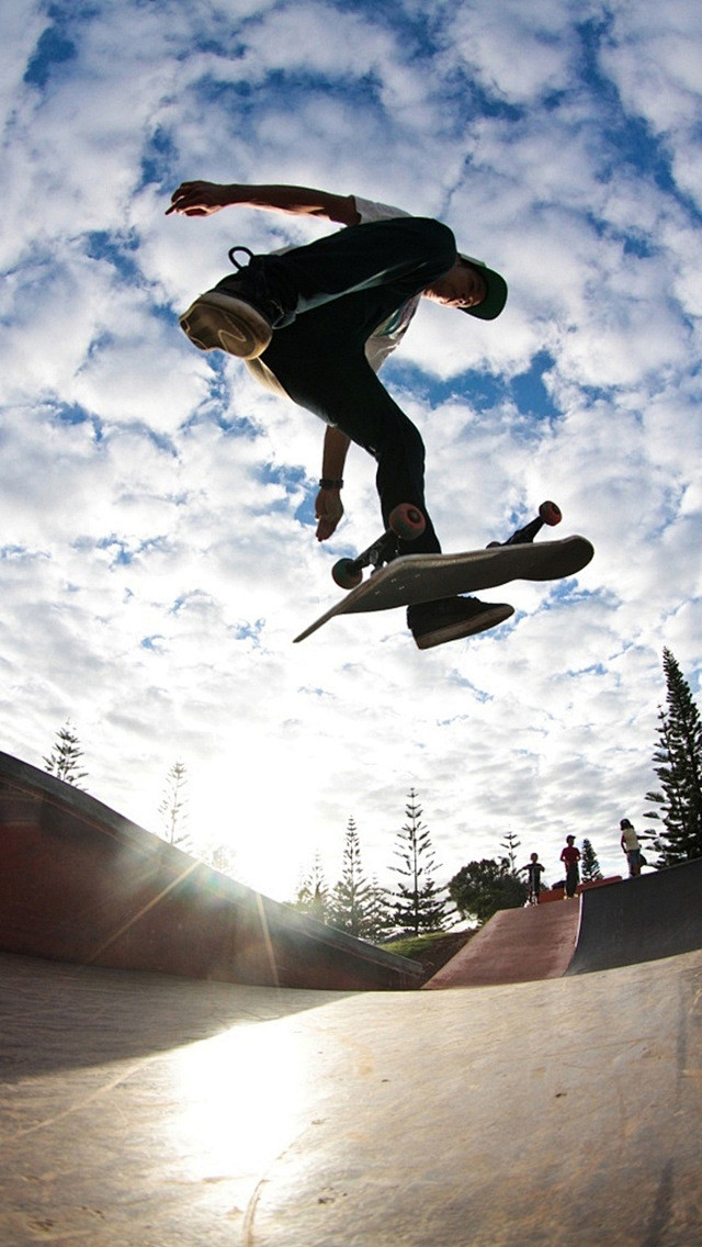 欧美滑板壁纸帅气的滑板少年