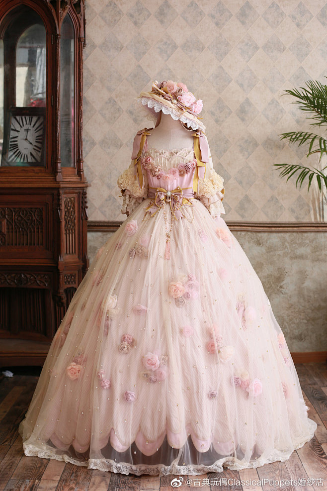 古典玩偶classicalpuppets婚纱店的照片微相册