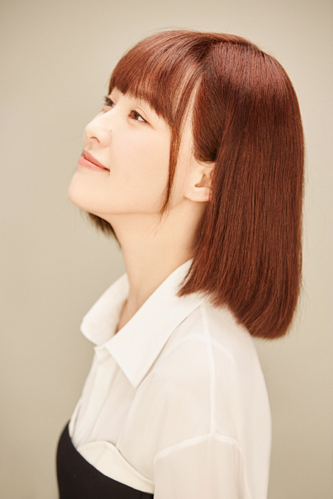 唐嫣清纯甜美短发写真图片