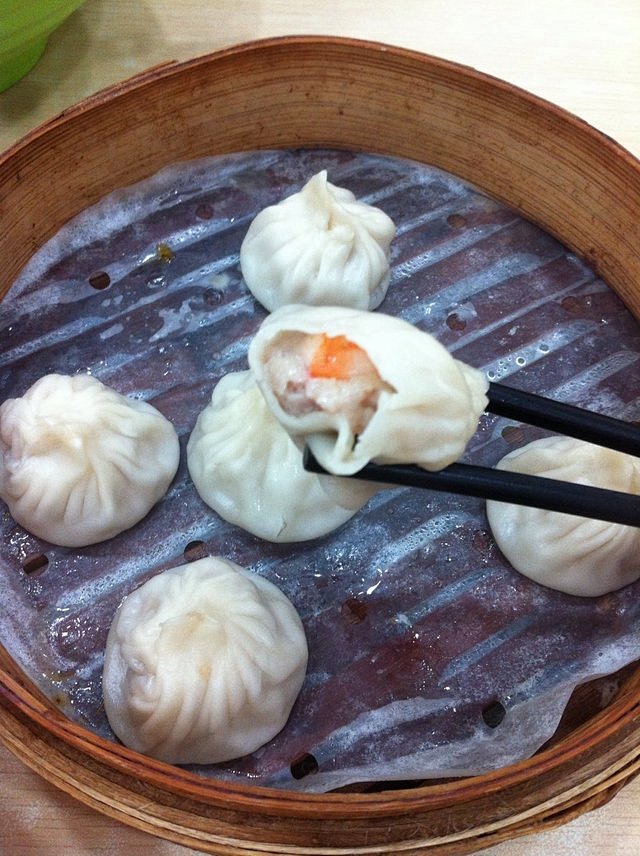 早上又来吃虾仁汤包柒久久