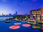苏梅岛W度假酒店 W Retreat & Residences Samui by plandscape :   苏梅岛五星级豪华度假酒店位于Maenam和Bo Phut之间，拥有泰国最好的和最原始的海滩位置。74所有私人泳池别墅都提供您可能要求的所有放纵和奢华。超级别致的尖端设计正在等待着您，就像泰国最原始的海滩位置的迷人海景一样。 W Koh Samui luxu...