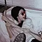 袅袅少年倚东风