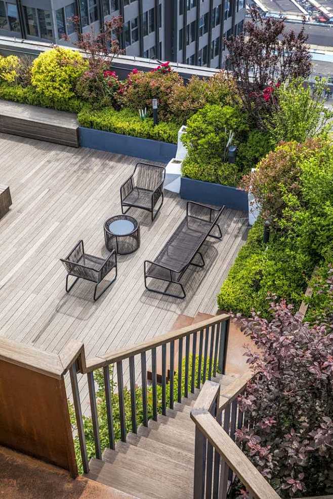 花园屋顶庭院别墅屋顶花园设计实景图别墅楼顶花园别墅屋顶花园效果图