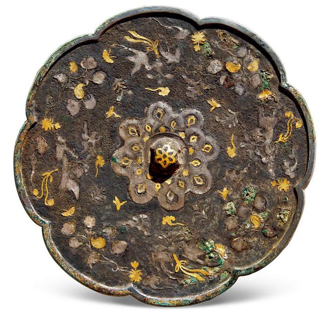 唐代花鸟纹金银平脱镜