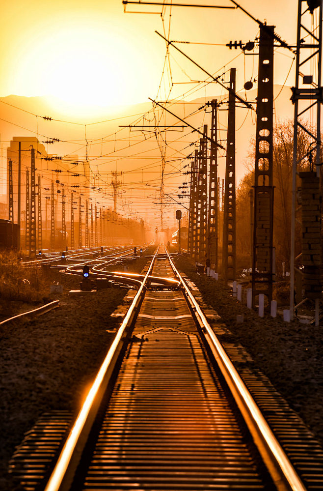 日落于铁道的尽头