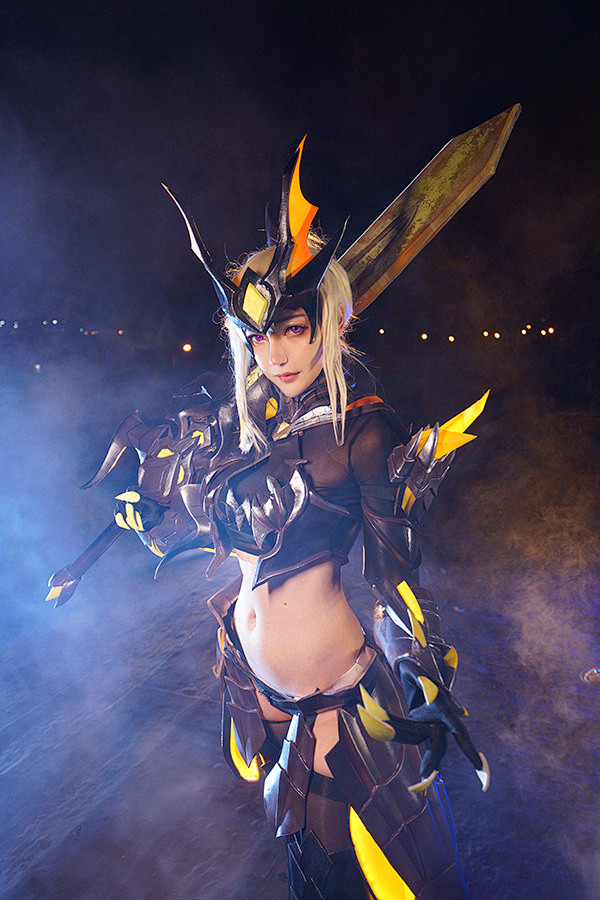 王者荣耀花木兰水晶猎龙者cosplay半次元第一中文cos绘画小说社区