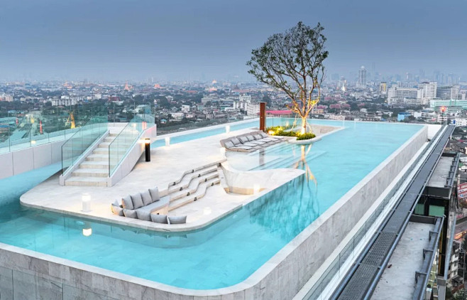 屋顶泳池