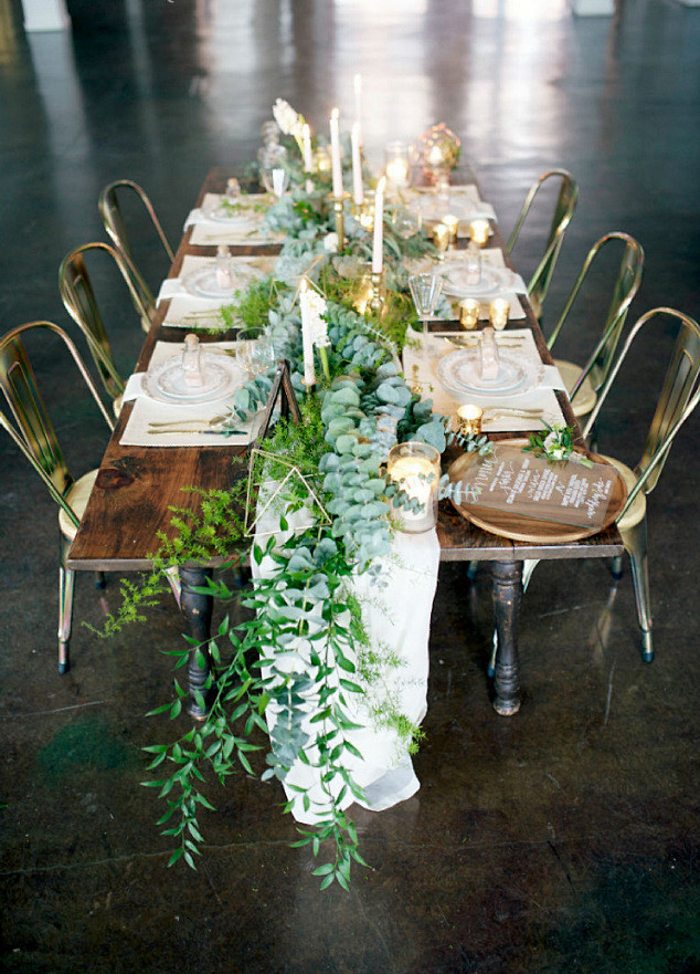 餐桌布置绿叶桌花婚礼布置
