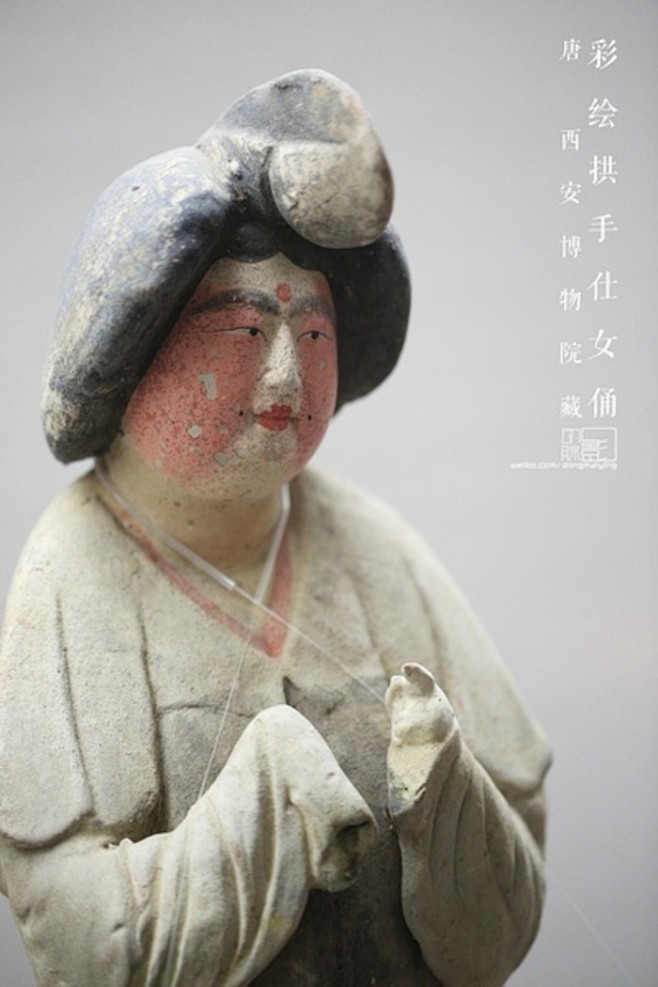 201377北京万寿寺丰腴之美唐代仕女生活展唐彩绘拱手仕女俑西安博物院