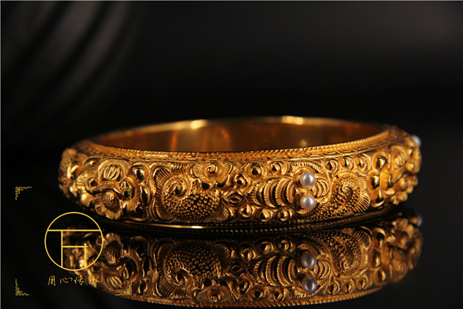 万宝德古法錾刻中国传统首饰双龙花万字纹路银鎏金手镯镶天然珍珠淘宝