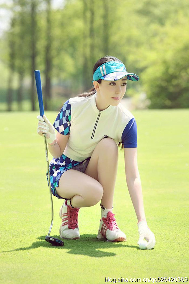 水蛇腰嫩模上官齐齐性感人体艺术写真照巨乳美腿身材惹火美女人体艺术