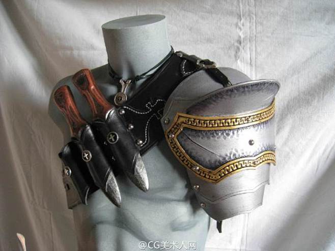 绘画参考一些皮制胸甲素材