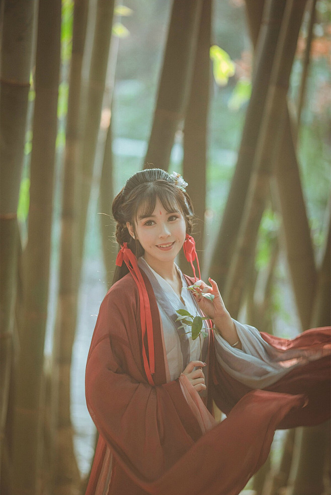 出镜/神魔井-姊颜 葵花花花儿汉服摄影/古风写真