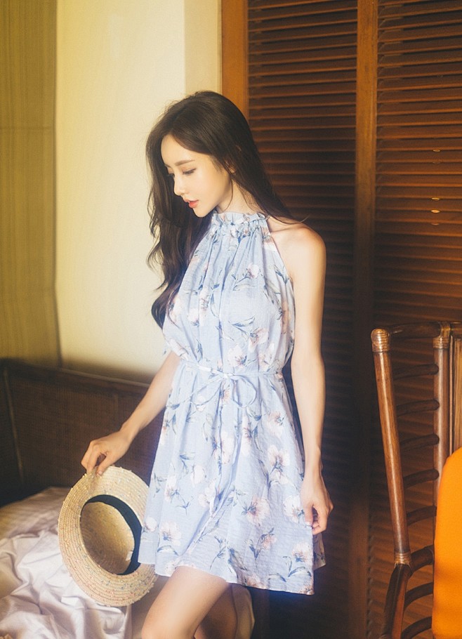 女性站姿照片人体结构参考来自cgbookcn1321