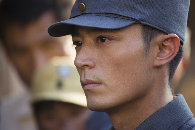 13:25:45霍建华—顾清明【战长沙】剧照小镇生活同采自photo