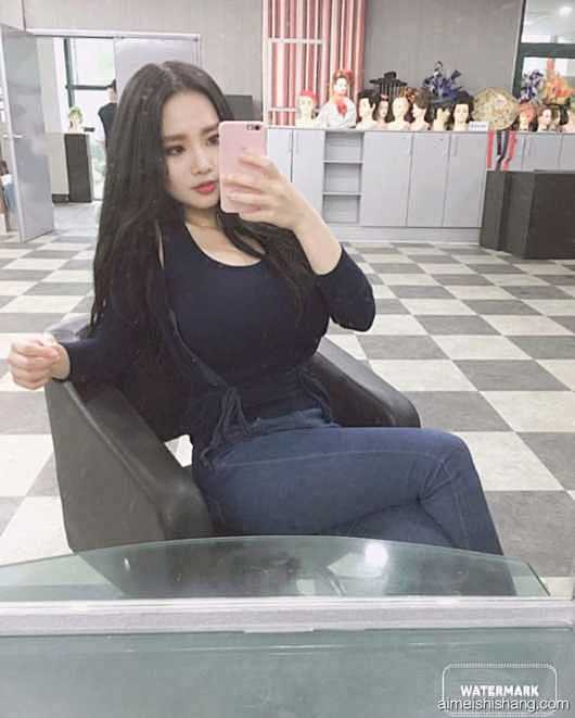 美女胸大图片之jeee622自拍生活照大胸美女爱美时尚网