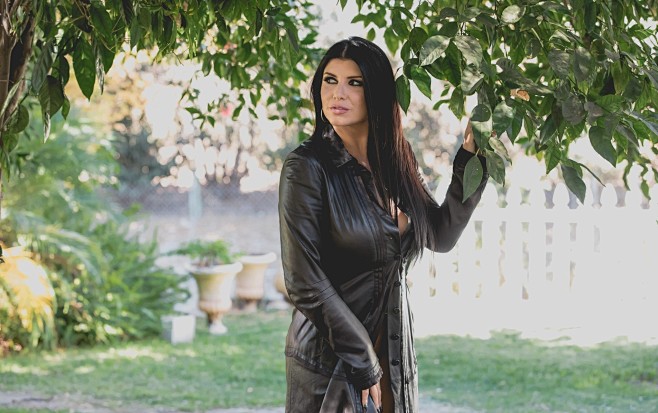 people 1903x1195 romi rain model women looking at viewer