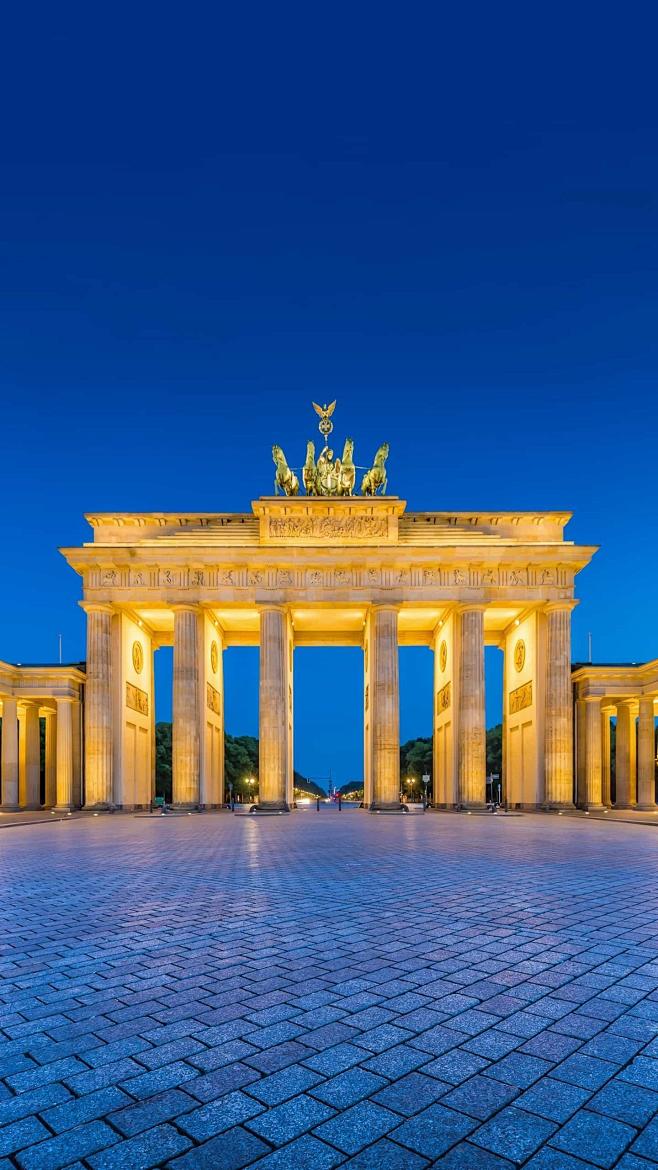 11:46:34德国地标之一勃兰登堡门欧洲建筑午夜的轻烟该采集也在以下
