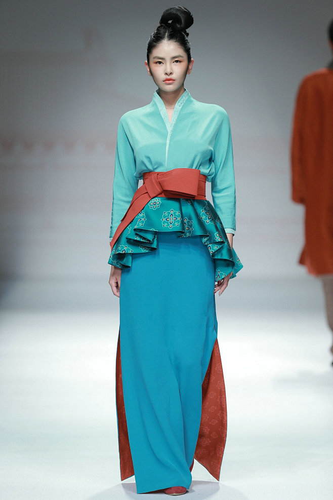 2016春夏中国国际时装周楚和听香楚艳时装发布
