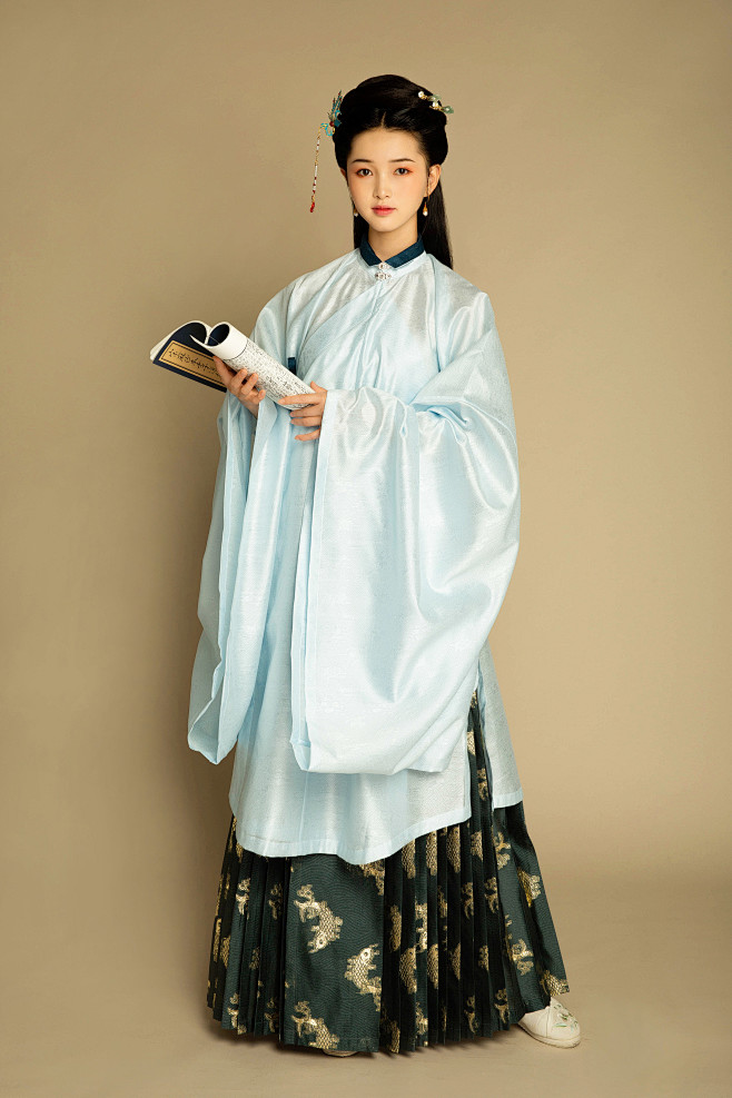 踏云馆汉服独家明制竖领斜襟长衫织金鲤鱼百褶马面天冬淘宝网