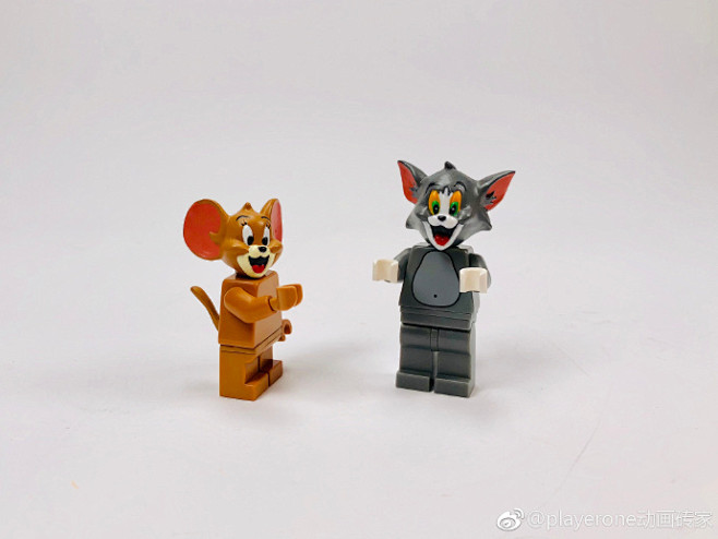 为了《猫和老鼠》短片的拍摄,我们手工制作的汤姆与杰瑞的乐高人仔