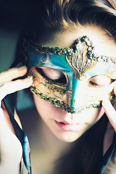 假面-花瓣网|陪你做生活的设计师 | 风干,泪痕残.欲笺心事,独语斜阑.