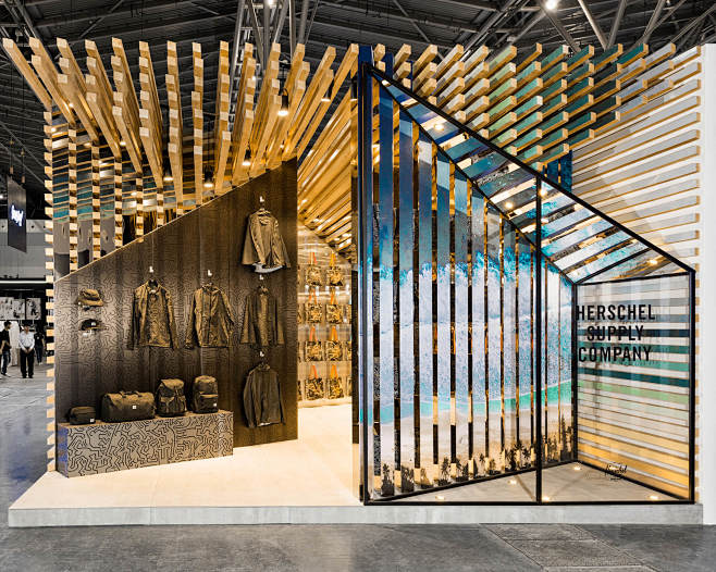 porouswoodencubebylinehousecapturescanadianwildernesstradefair