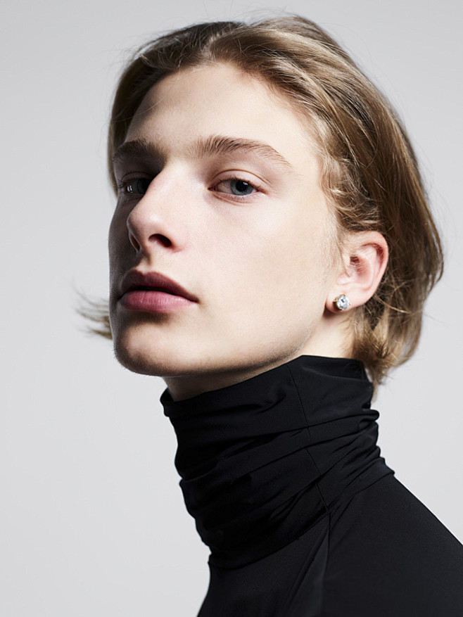 瑞典新人victornorberg母公司richesmgmt以签约公司success和next