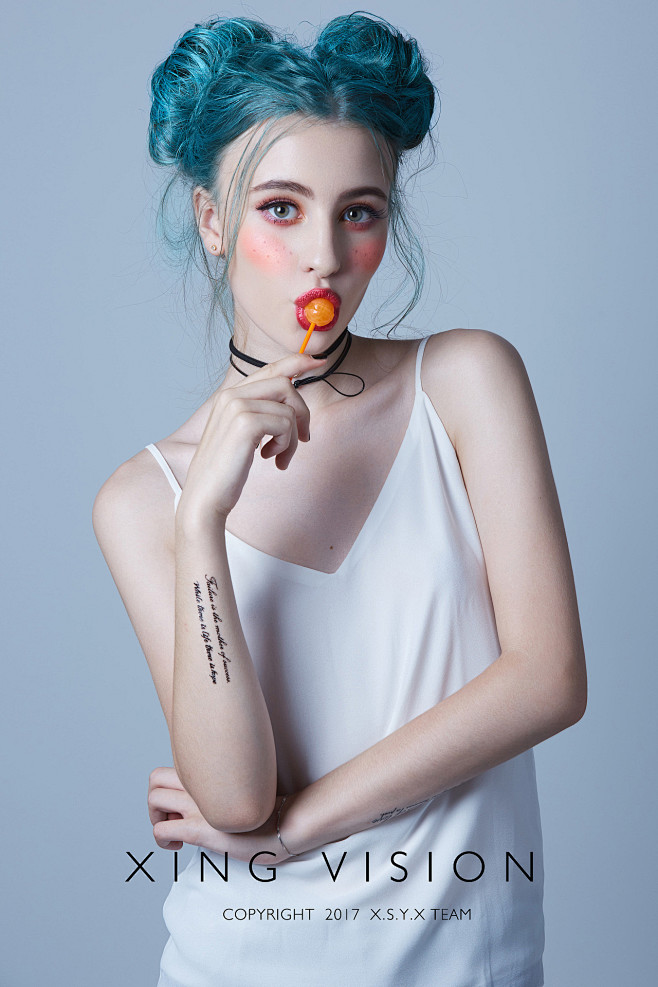 海报人物美容网红护肤性感小清新女模美背复古甜美性冷淡ins造型法式