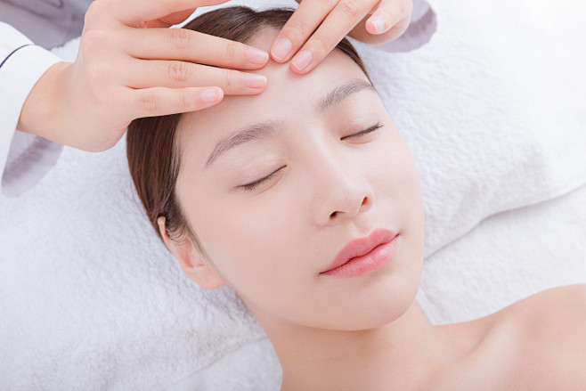 脸部按摩