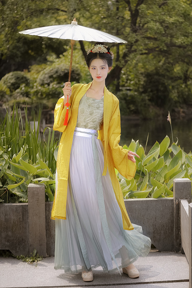 挽纱坊汉服原创宋制长褙子黄升墓三角抹胸百迭裙迟暮淘宝网