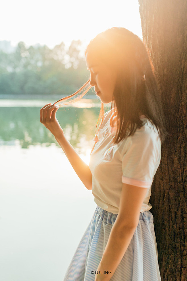 图虫人像摄影逆光下女孩