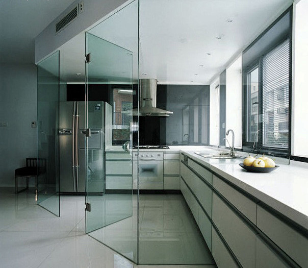 现代风格的厨房白色的橱柜搭配玻璃门130平现代简约三居室现代和新