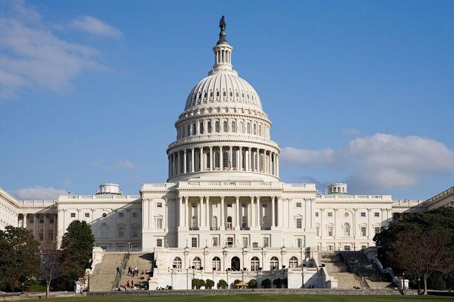 美国国会大厦英国出生的美国建筑家cn拉托伯设计的折中主义风格新古典
