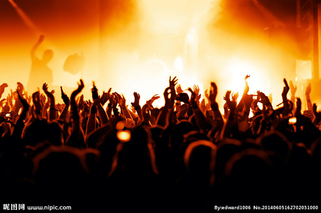欢呼的人群图片