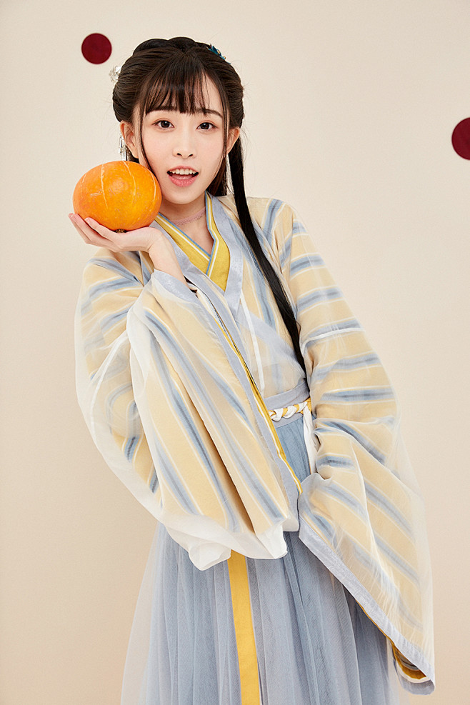 【十三余 小豆蔻儿】