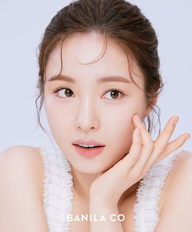 亚洲彩妆护肤模特明星肤感质感步骤图