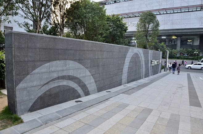 入口logo景墙