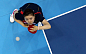 日本的乒乓球选手福原爱，在对阵美国选手Ariel Hsing的情形。