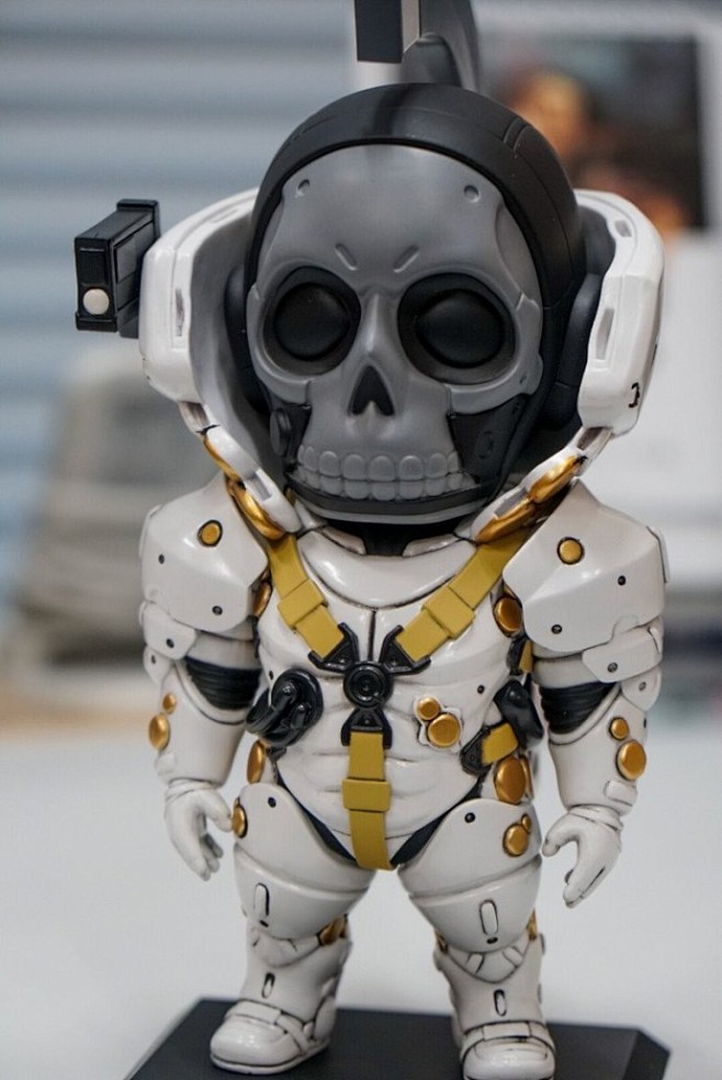 【小岛秀夫晒工作室超萌q版手办 网友直呼.