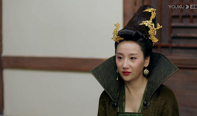 大唐女法医殷渺渺扮演者高洋红衣绿裙剧照9