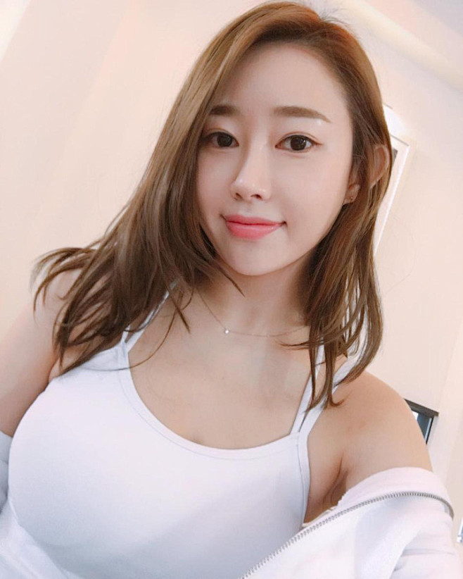 uc头条瑜伽女神朴智英私照合辑