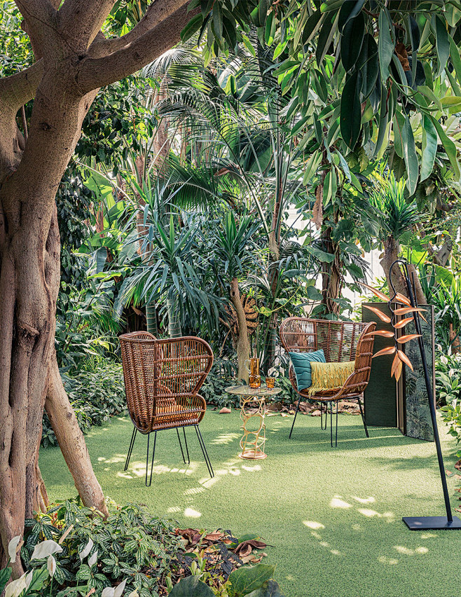 thesecretgardenthelandscapesexpressitselfinvariousthematic