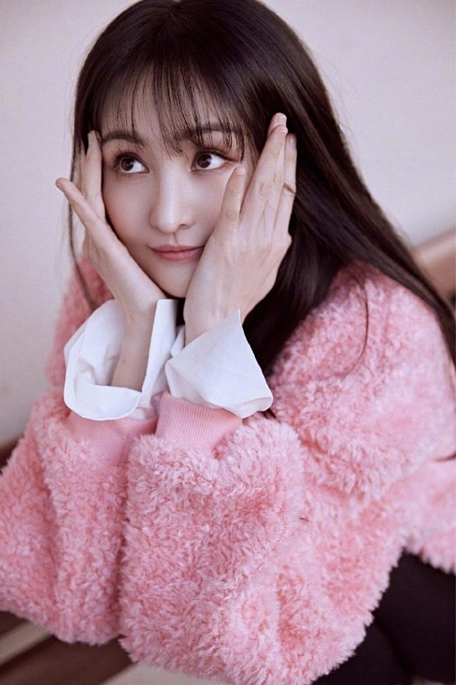 毛豆colin从悸煷转采于2020-02-17 10:28:58#郑爽粉色卫衣# 身穿粉色