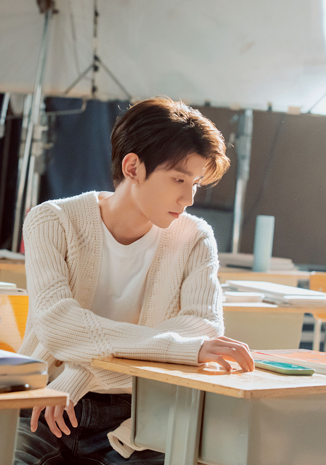 九鬿从建模啊先建模转采于2021-07-27 15:02:03王源素材九鬿该采集也