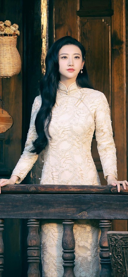 景甜《司藤》旗袍装扮唯美剧照(4) - .