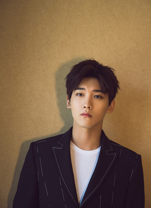 美男楚乔传中的护主侍卫月七双世宠妃中的八王爷墨连城邢昭林