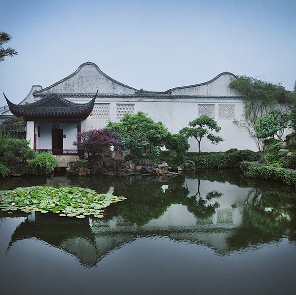 网师园水池东面景物竹外一枝轩br张大水的相册江南园林志
