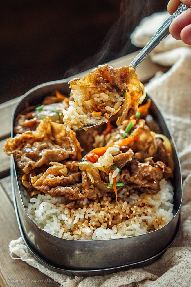 洋葱肥牛盖浇饭