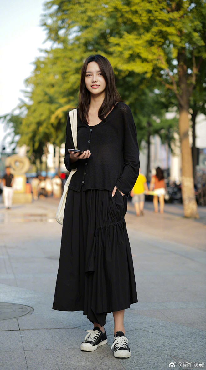 8月22日街拍更新不同材质一身黑的大气美yvestiny67676767